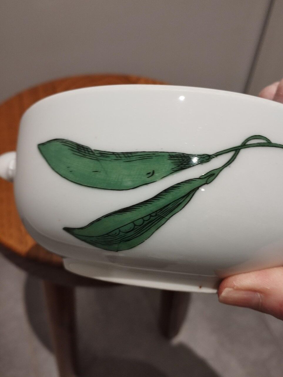 Dish with its lid in Paris porcelain
