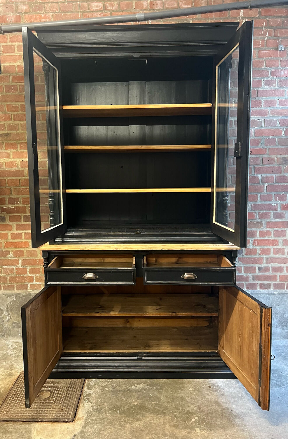 Black dresserboard sideboard