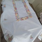 Embroidered tablecloth and open fruit decoration - 12 assorted towels