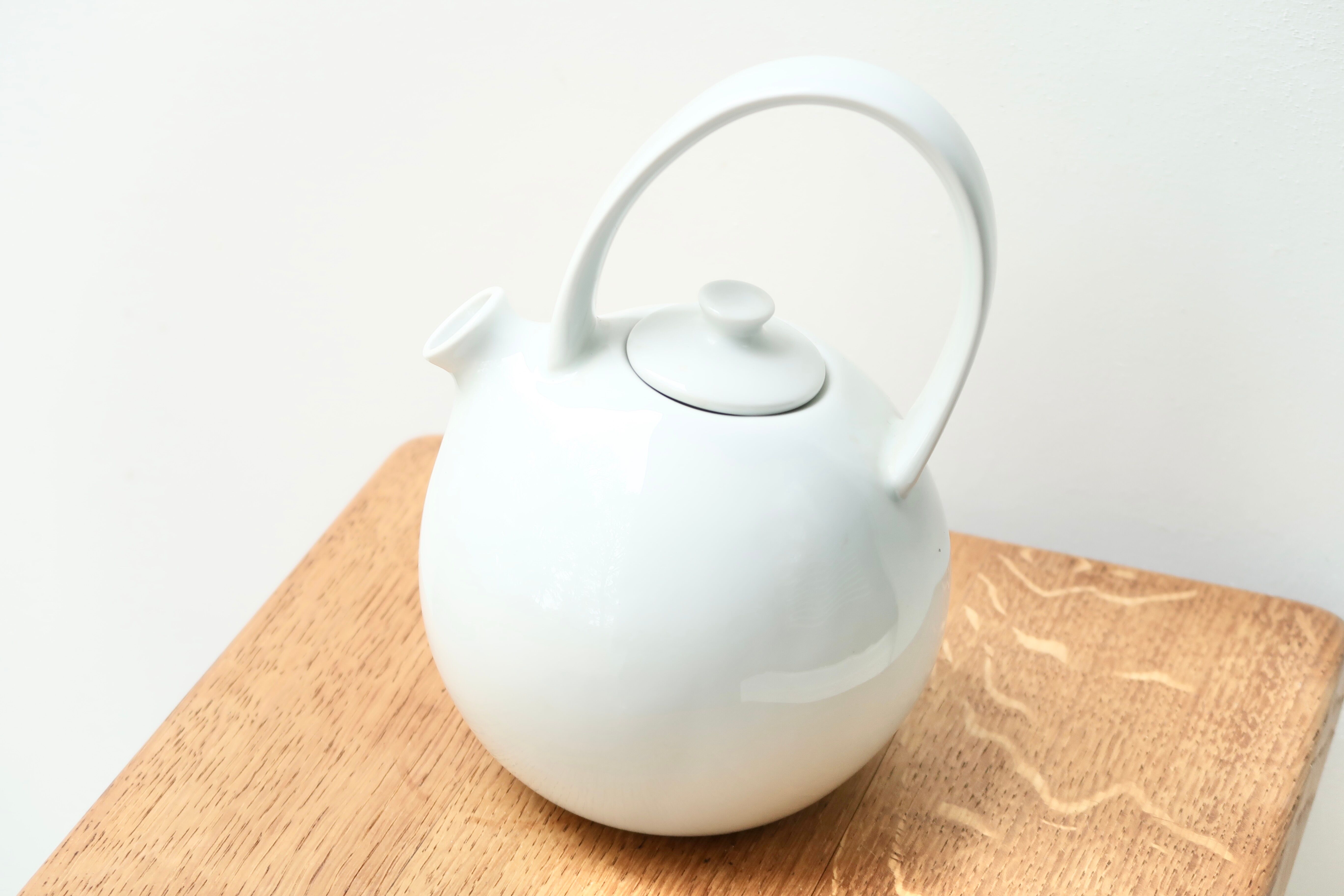 Virebent teapot by Jacques Laroussinie, 70s