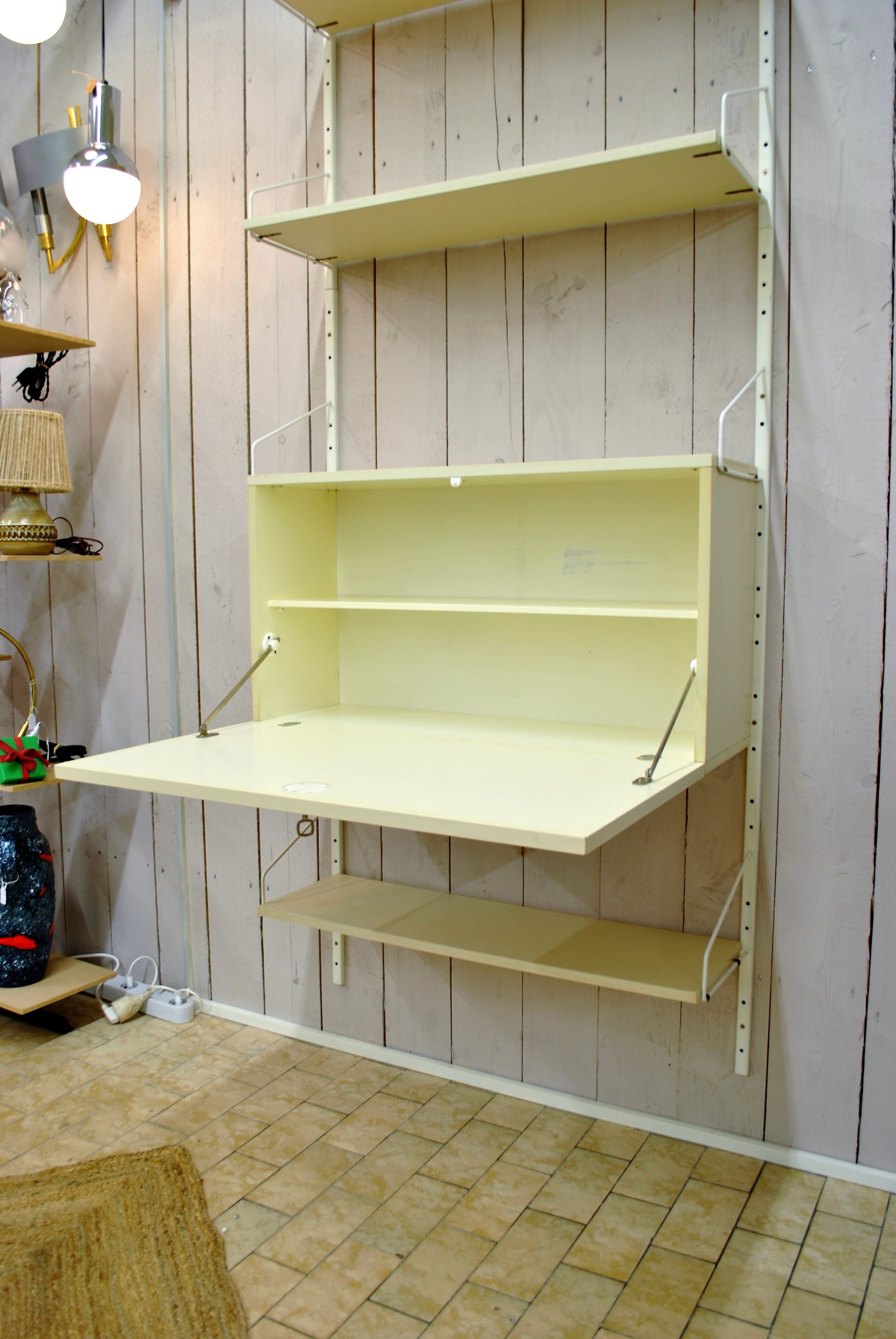 Shelves secretary 1970