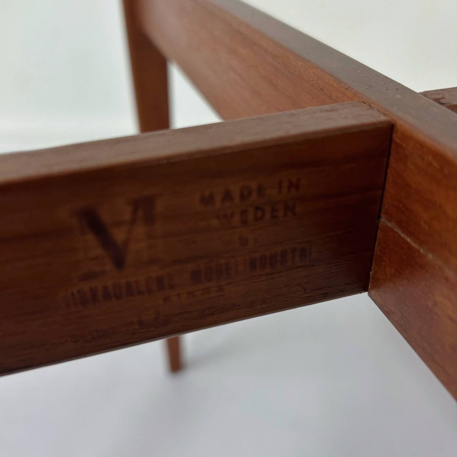 ROUND COFFEE TABLE BY HANS OLSEN FOR VISKADALENS MÖBELINDUSTRI, 1960S | SCANDINAVIAN MODERN