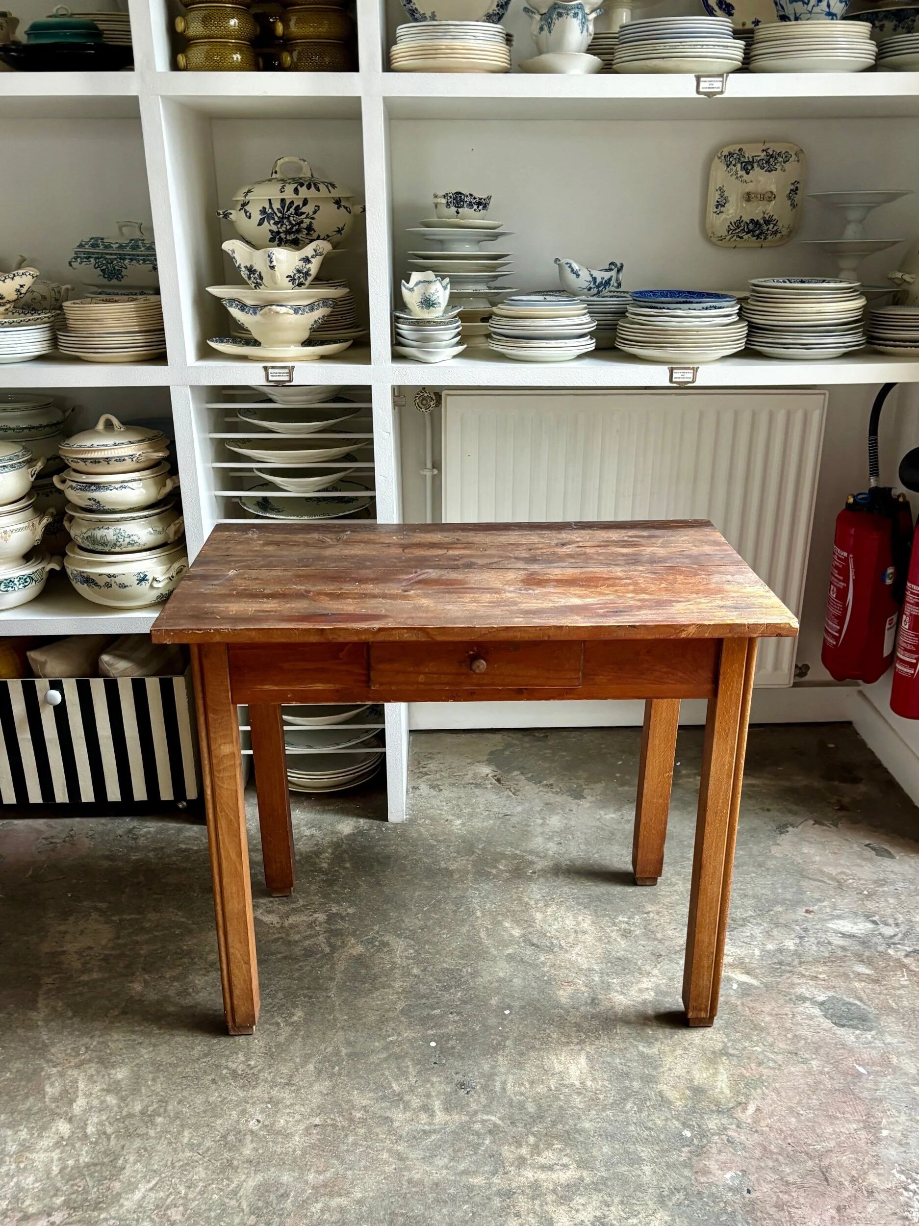 Desk, dark wood table with 1 drawer