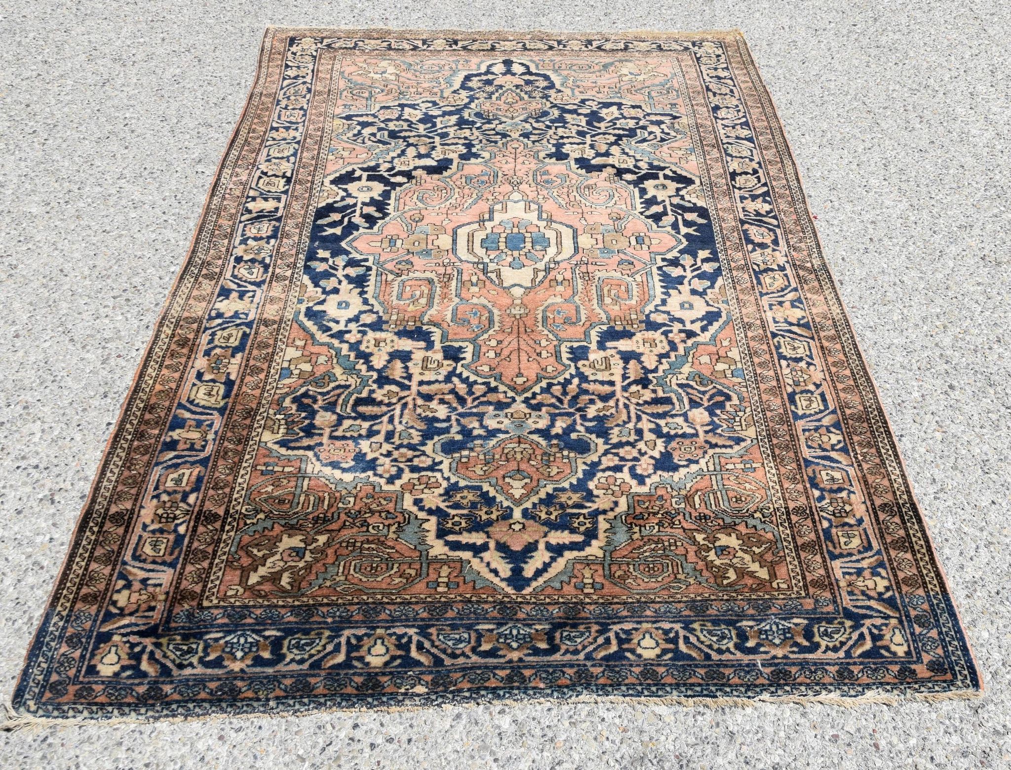 Ancient Iranian Oriental rug Sarouk 128x209 Metres
