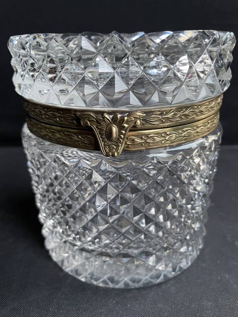 Cylindrical box – Crystal and gilded bronze
