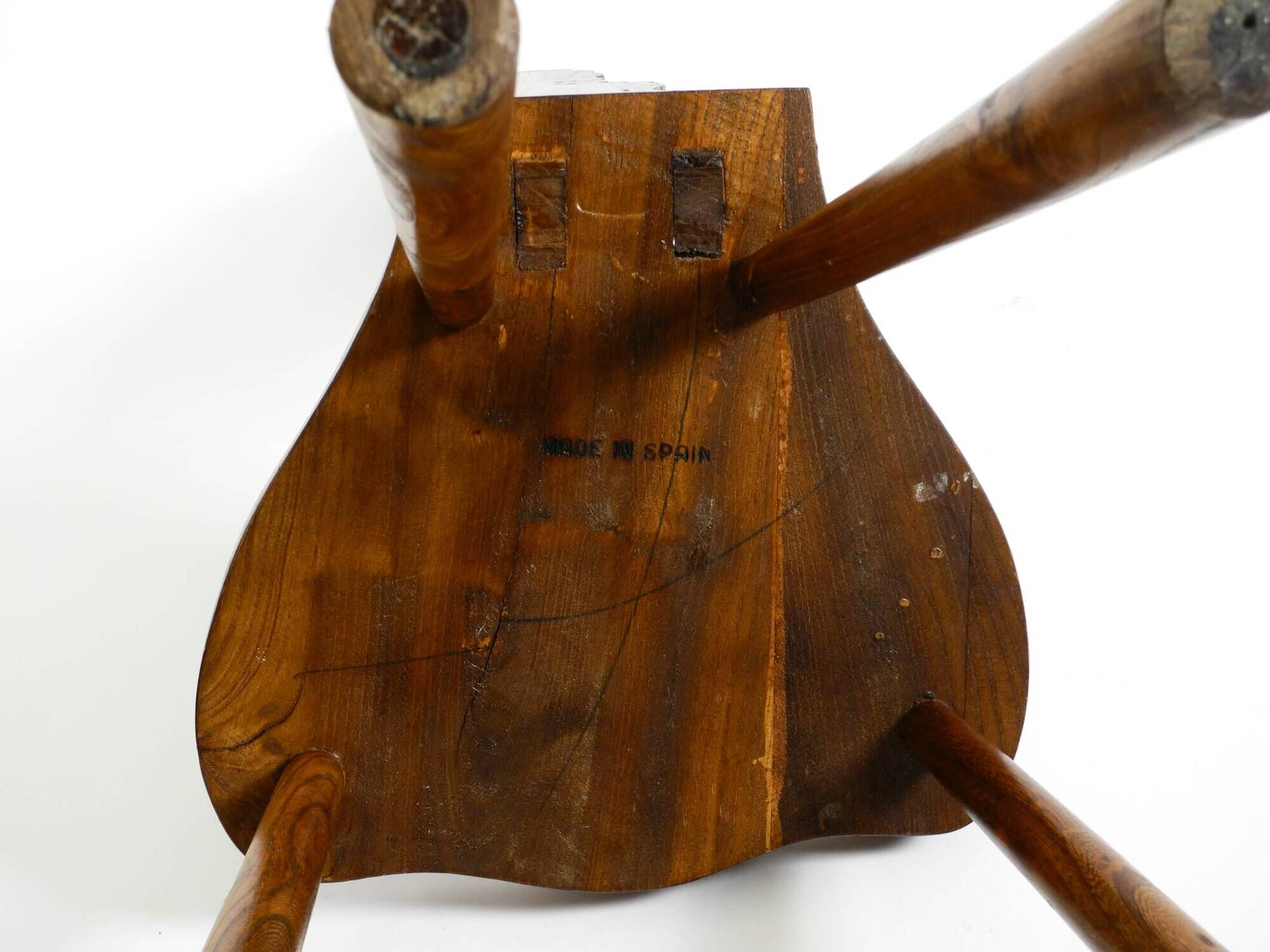 Solid wood chair with an ornate, hand-carved backrest – Made in Spain