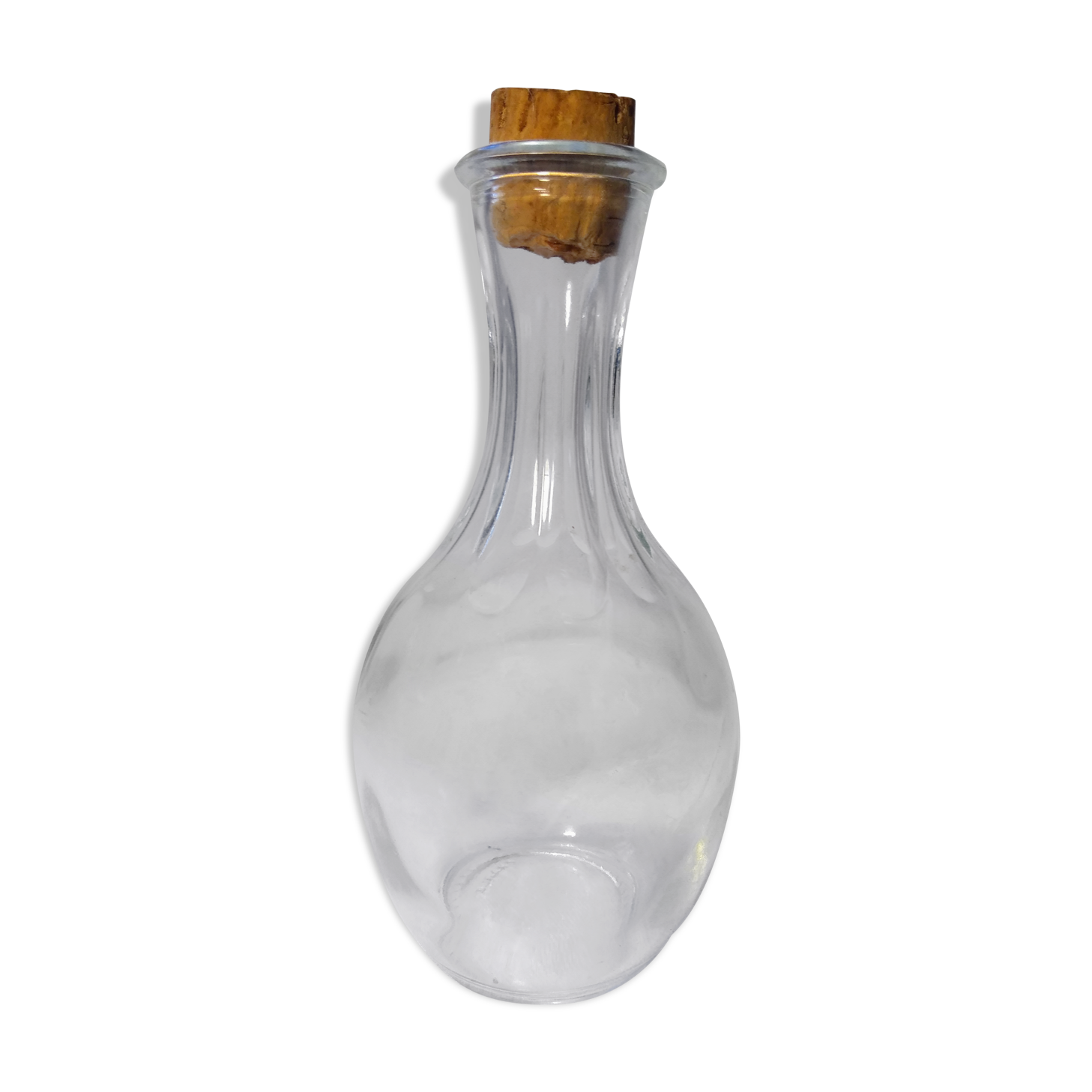 Moulded glass carafe