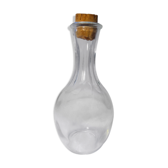 Moulded glass carafe