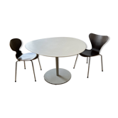 Table "Attitude" par Morten Voss pour Fritz Hansen