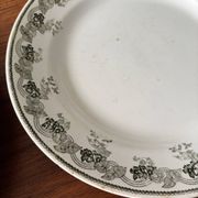 Set of 4 flat plates Terre de Fer Moulin des Loups model Violett