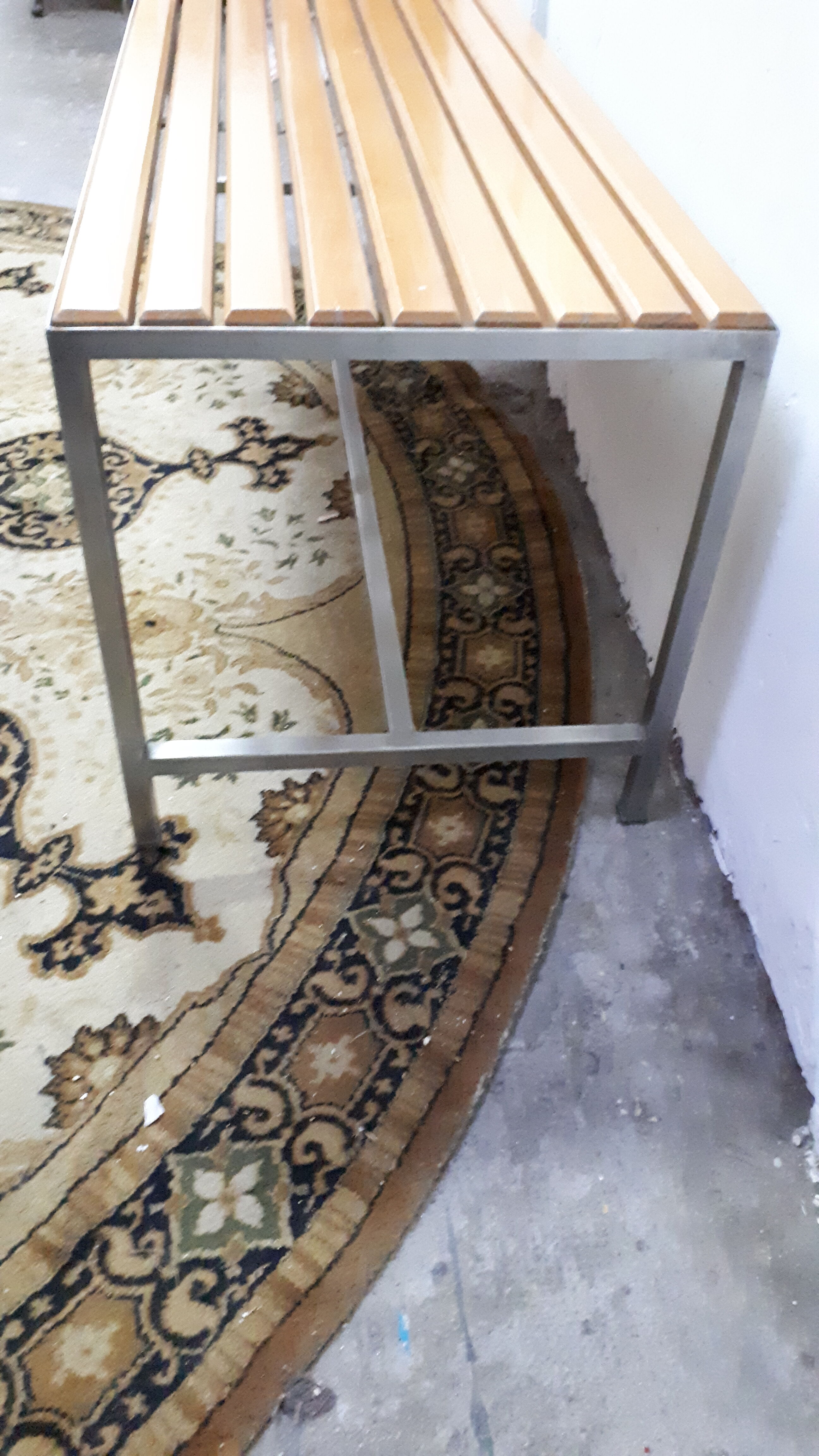 Banc design acier brossé et bois vintage 60-70