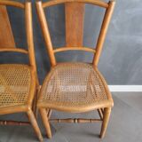 Paire de chaises cannées anciennes en bois blond