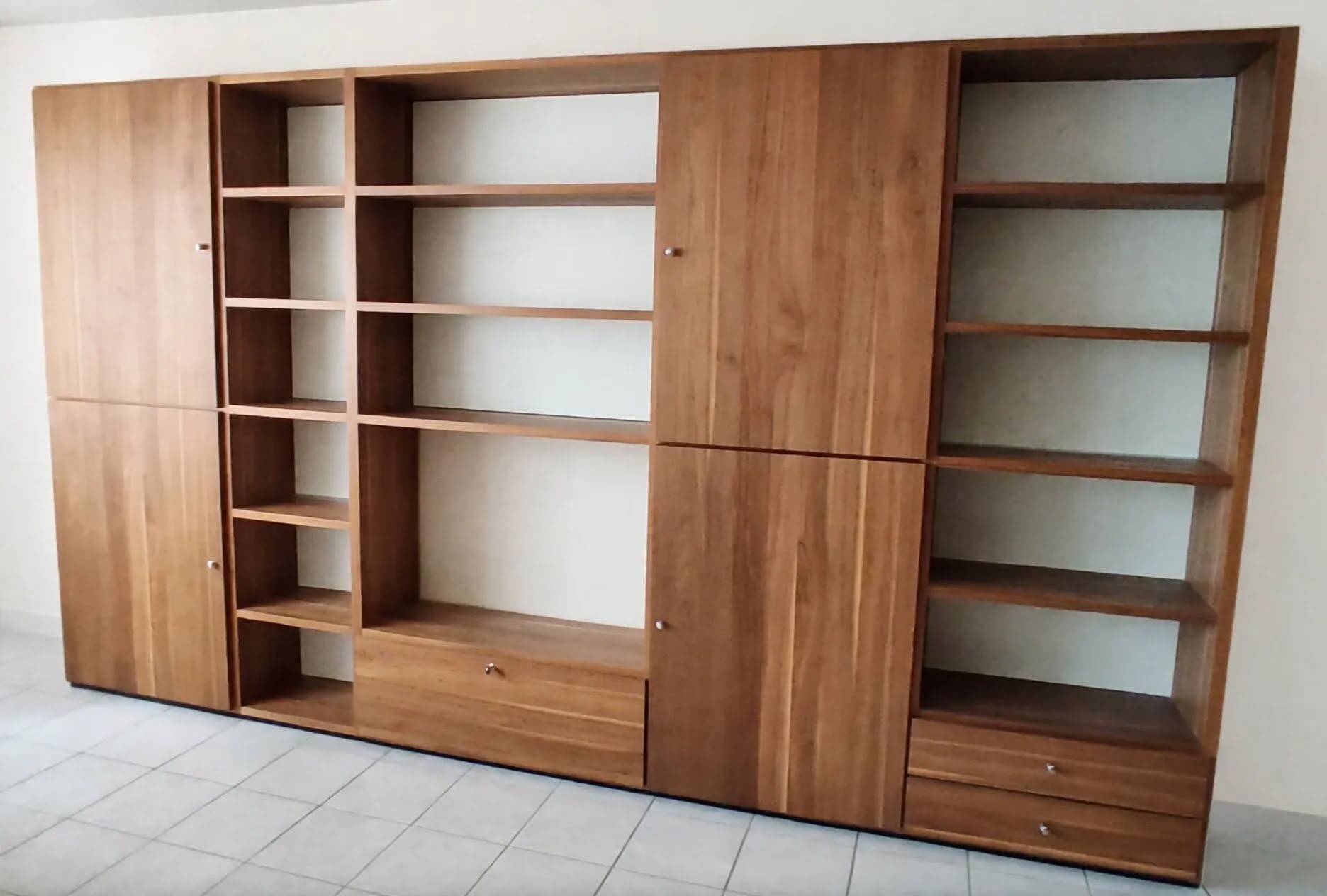 HÜLSTA MEGA-DESIGN Library 379cm - 5 columns Walnut & White Lacquer + contactless neon lighting