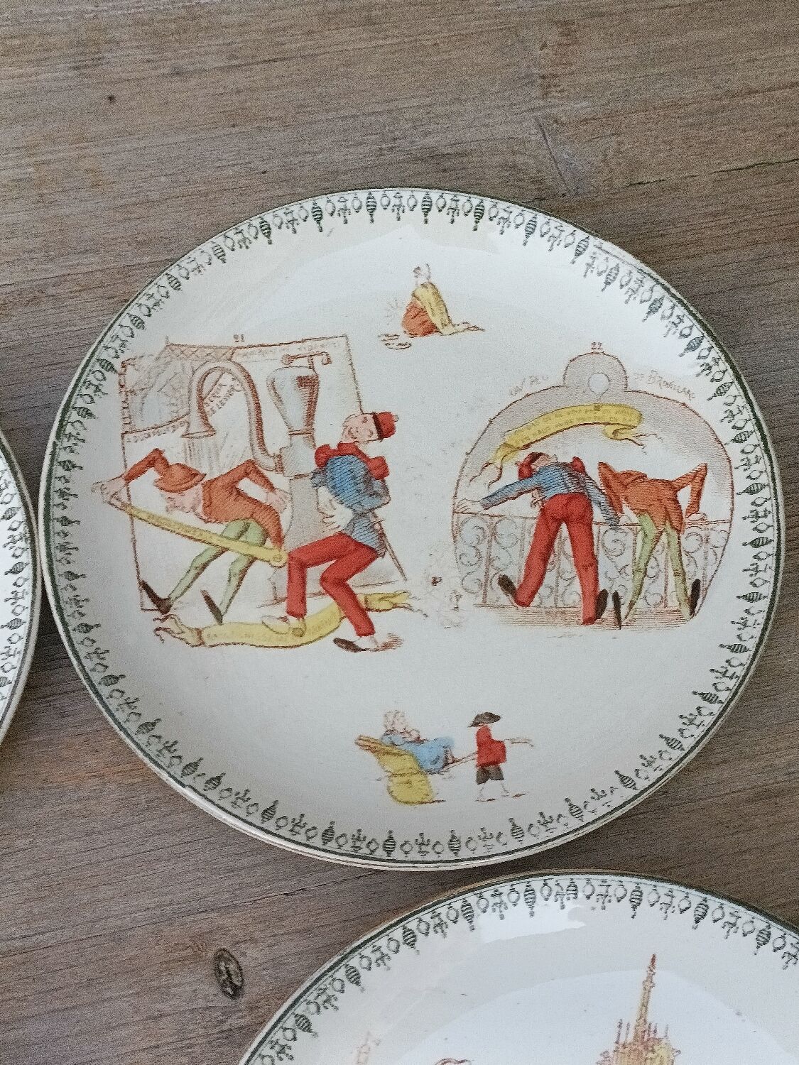 Talking dessert plates, Choisy-le-Roi