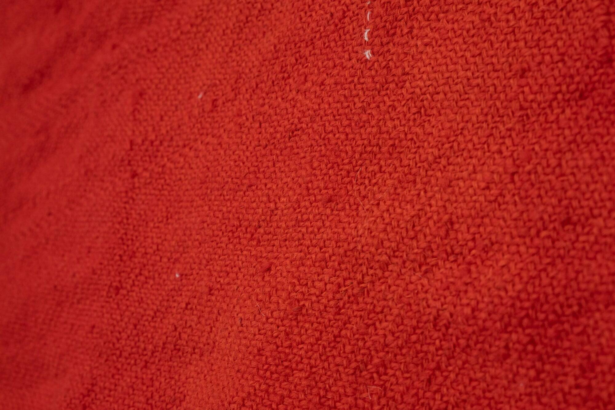 Textile brodé main vintage