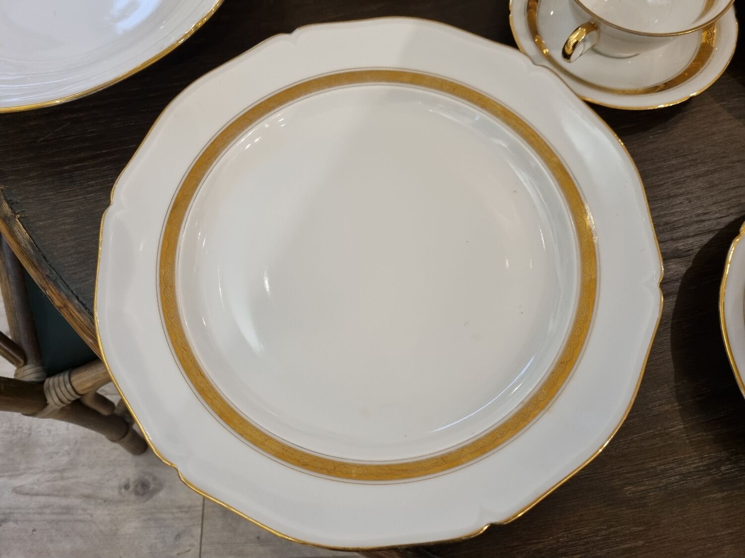 UM Limoges table service, Art Deco gold thread porcelain 80 pieces