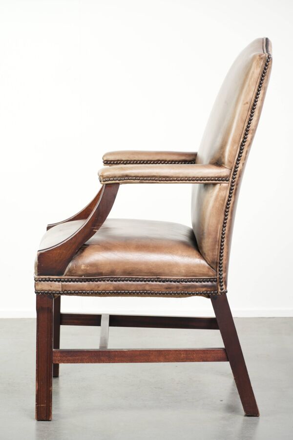 Chaise de bureau/chaise d'appoint Gainsborough en cuir de vache de style anglais du 20e siècle