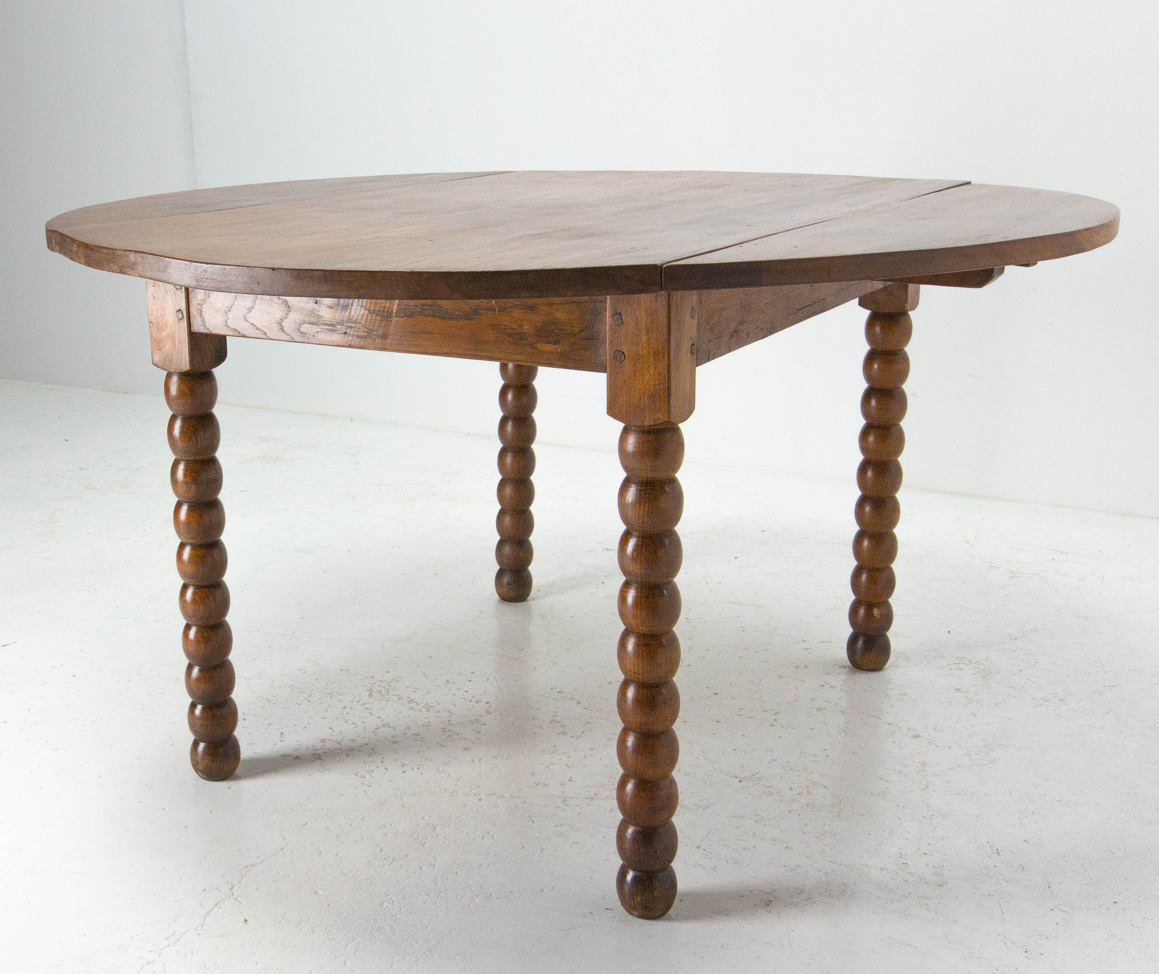 Round table foot rosary