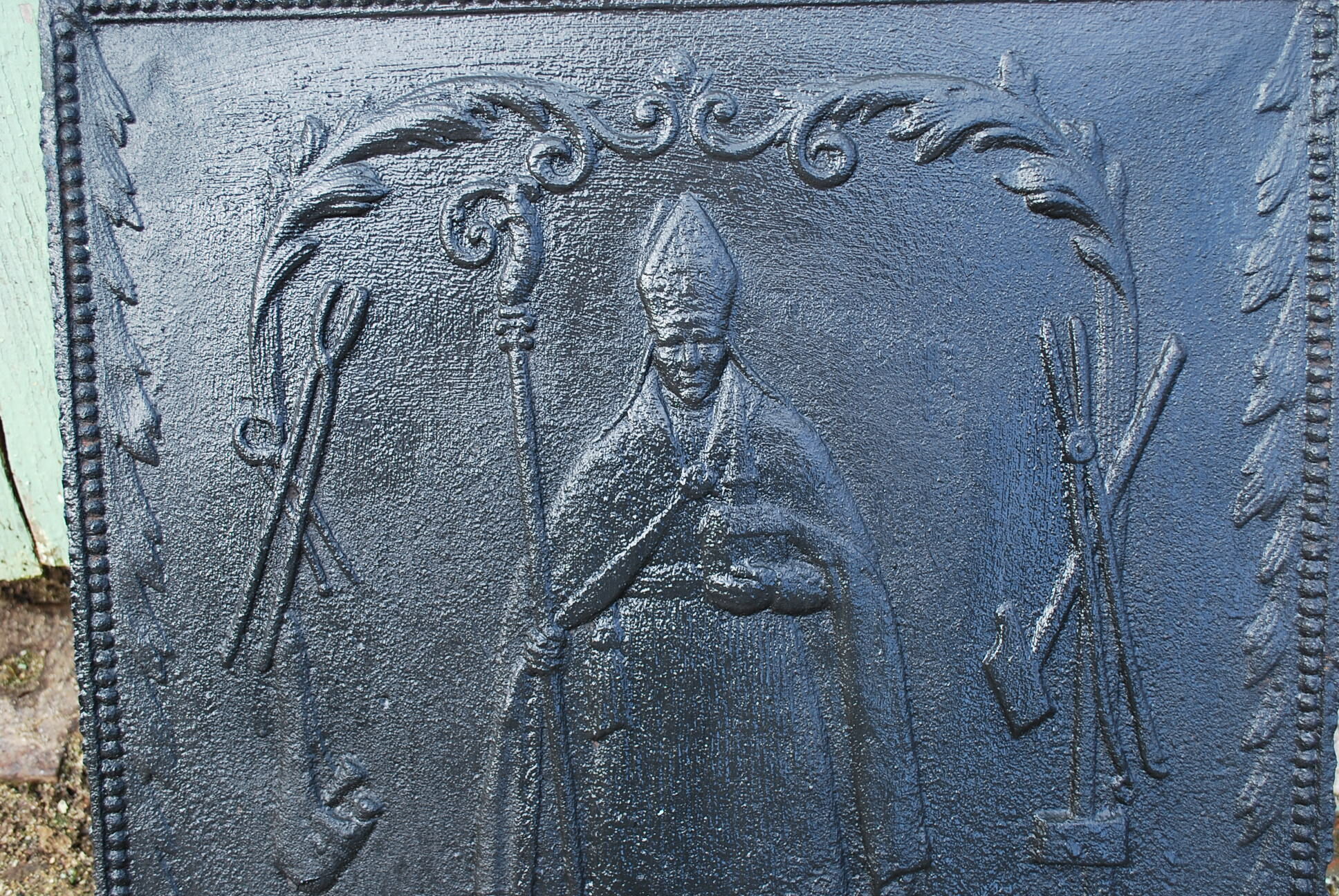 Chimney plate and pair of channels