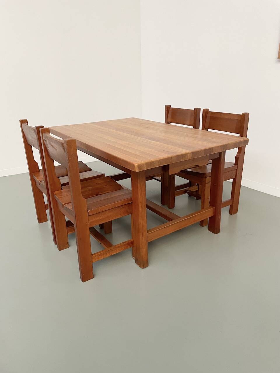 Set of table and 4 chairs, 60s mountain furniture