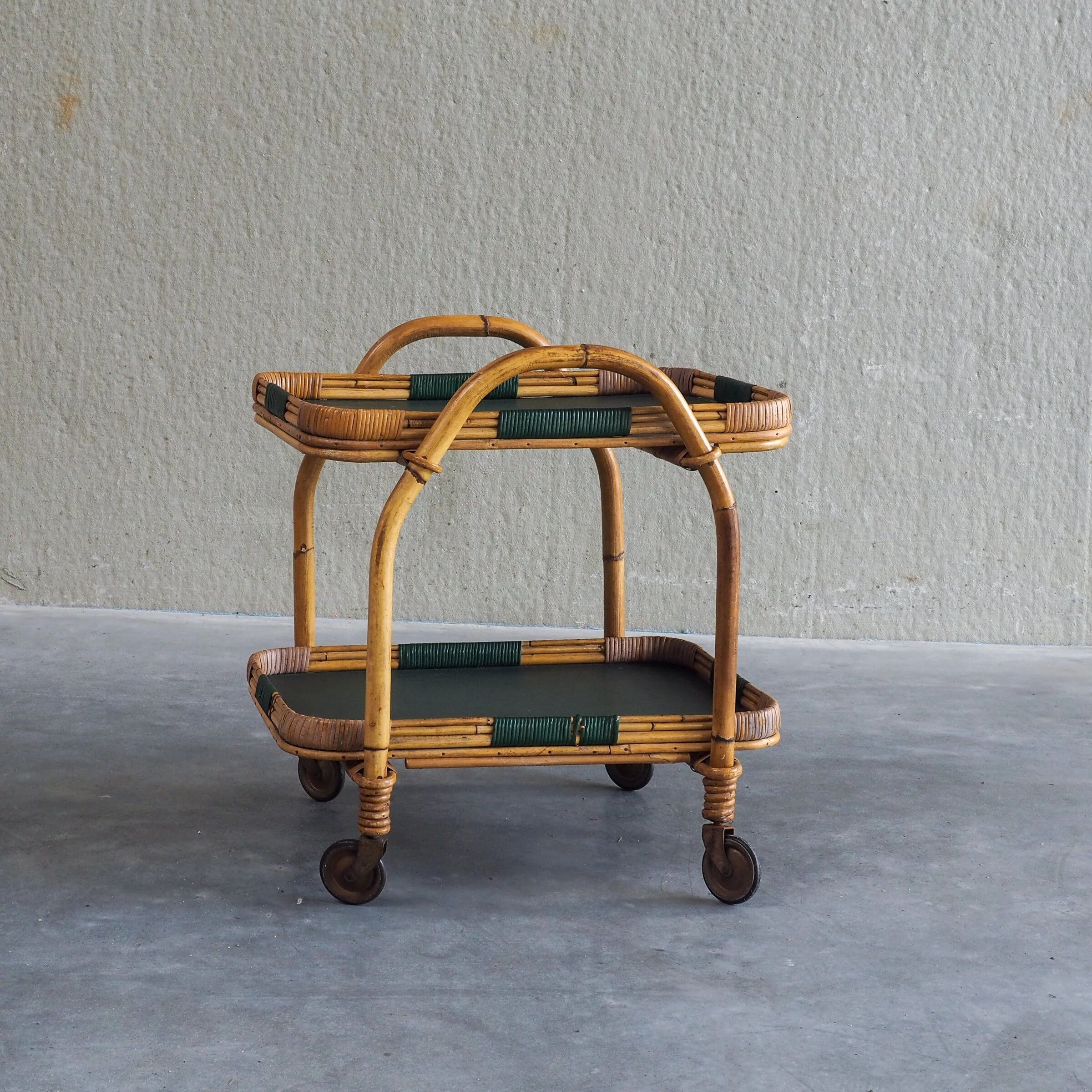 Chariot de service en bambou vintage