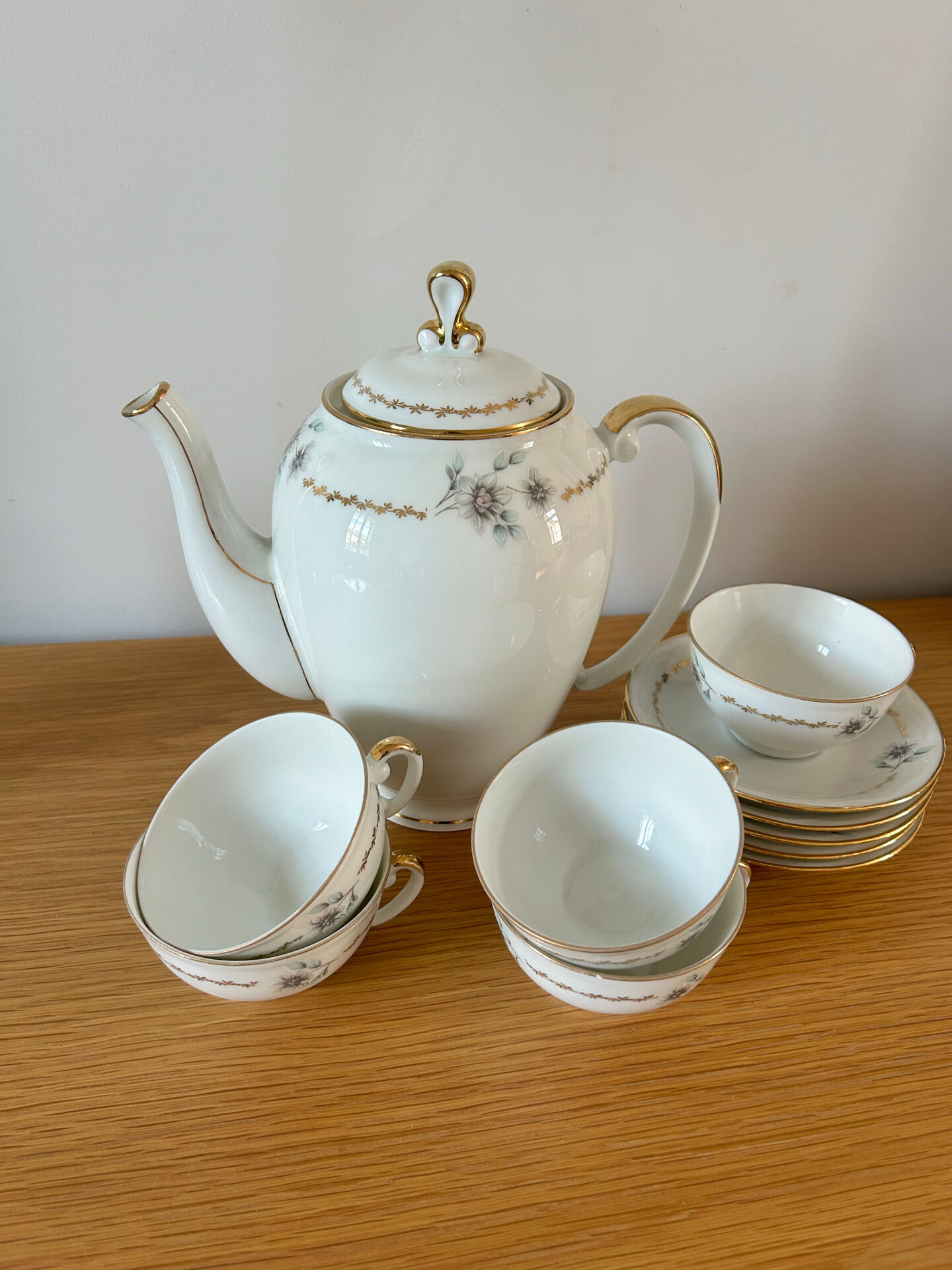 Porcelain coffee service SFR