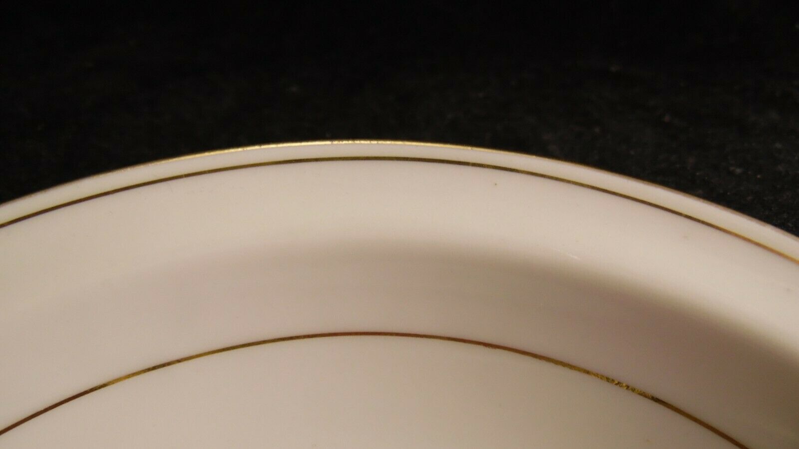 White Limoges DRB porcelain display and gold fillets
