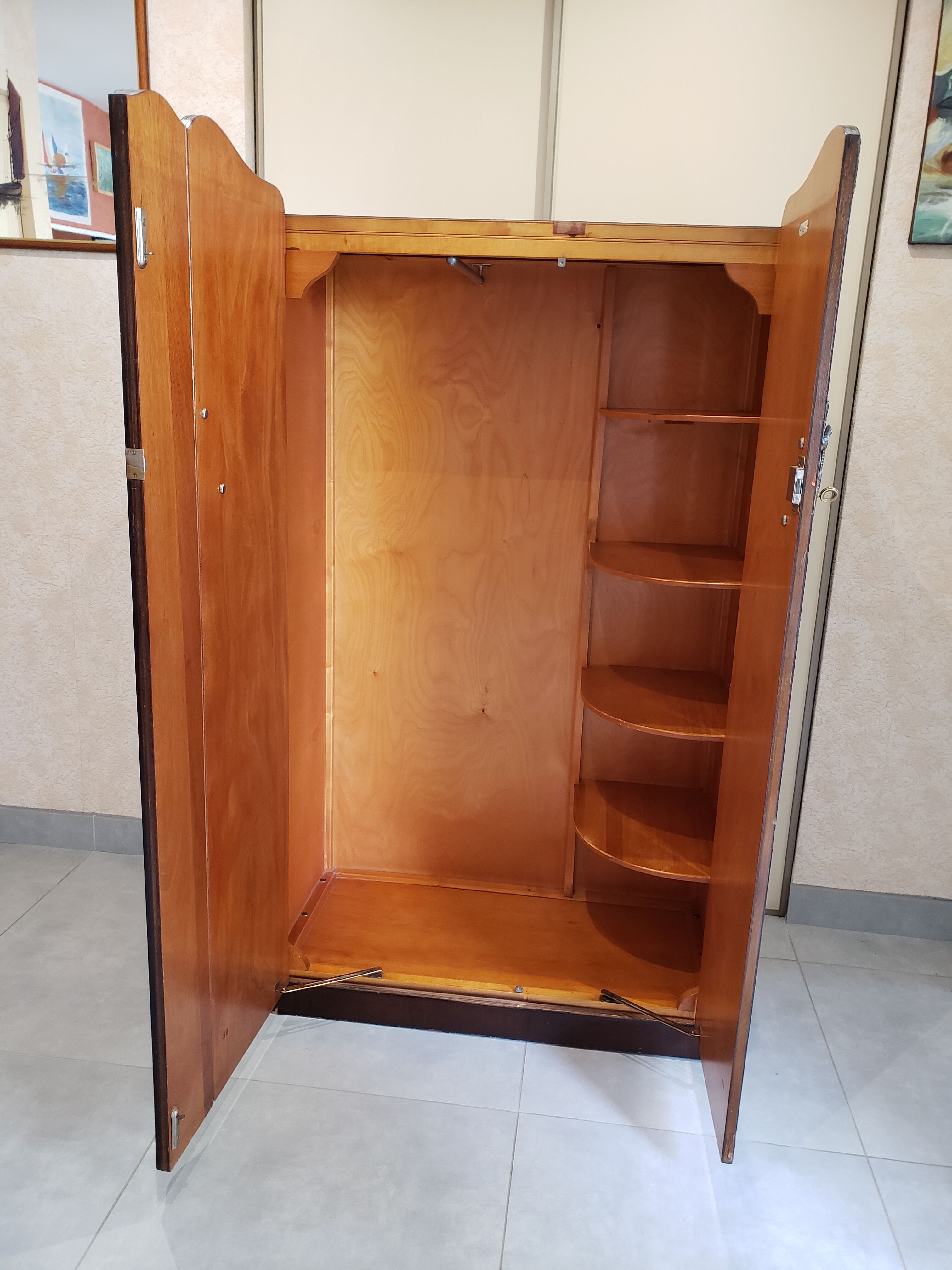 Wardrobe Art Deco English from the 40s