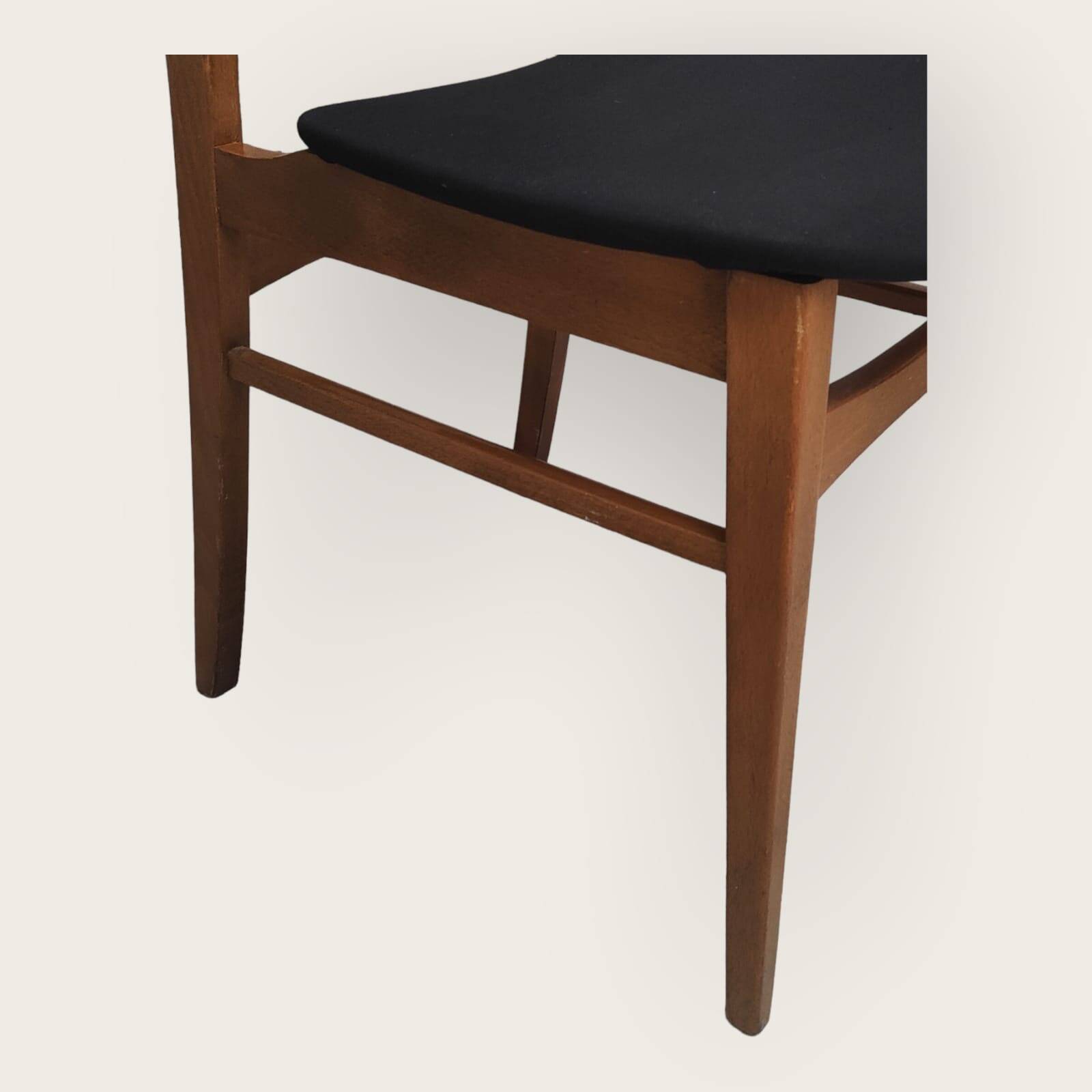 Vier Mid Century stoelen