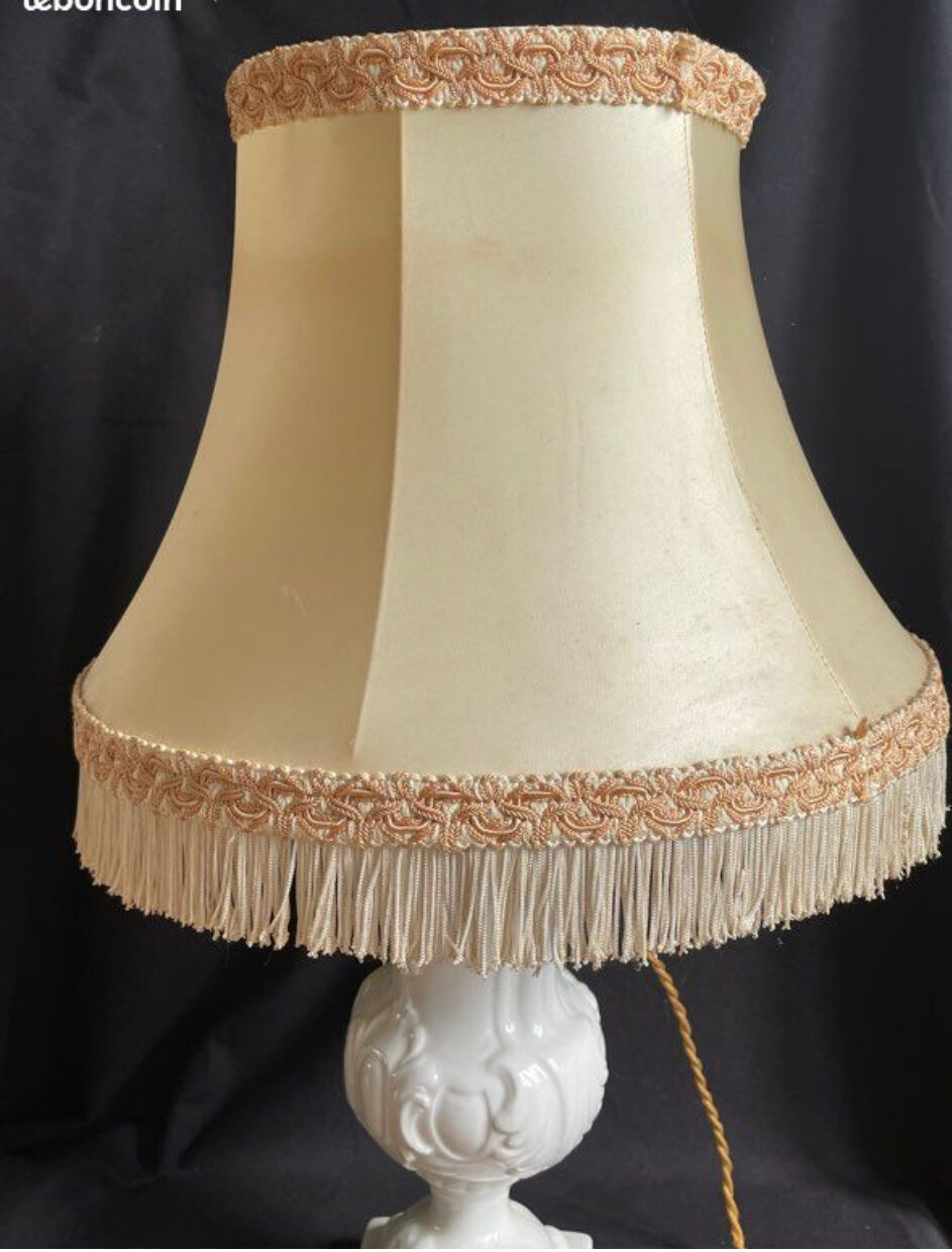 Opaline lamp, white vase, lampshade