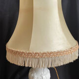 Lampe opaline, potiche blanche, abat-jour