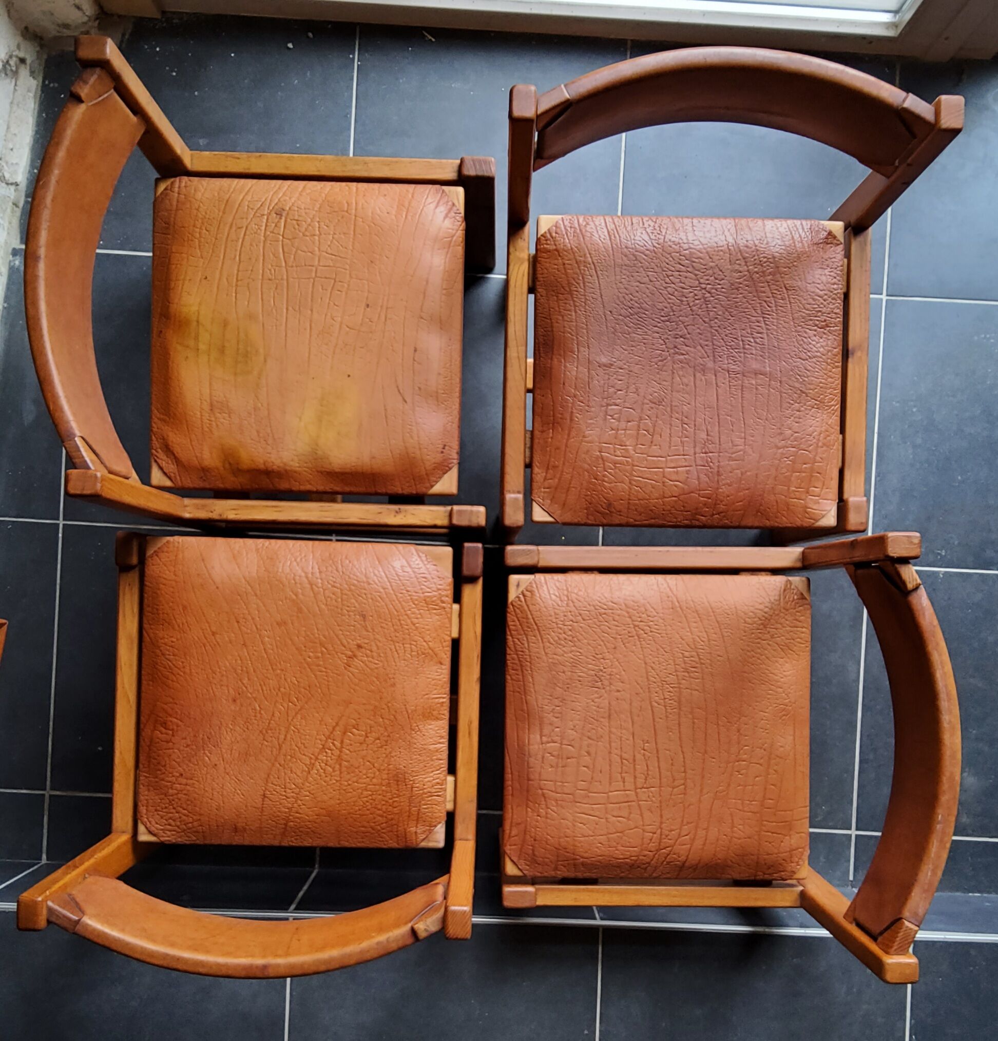 Chairs Maison Regain solid elm structure, leather seat and back