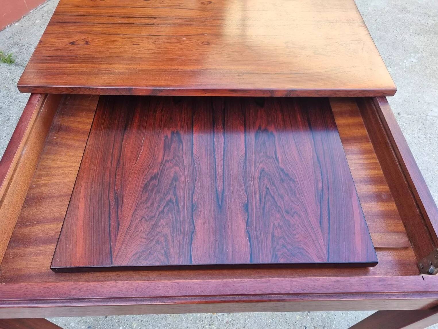 Scandinavian table in rosewood - 1960 design