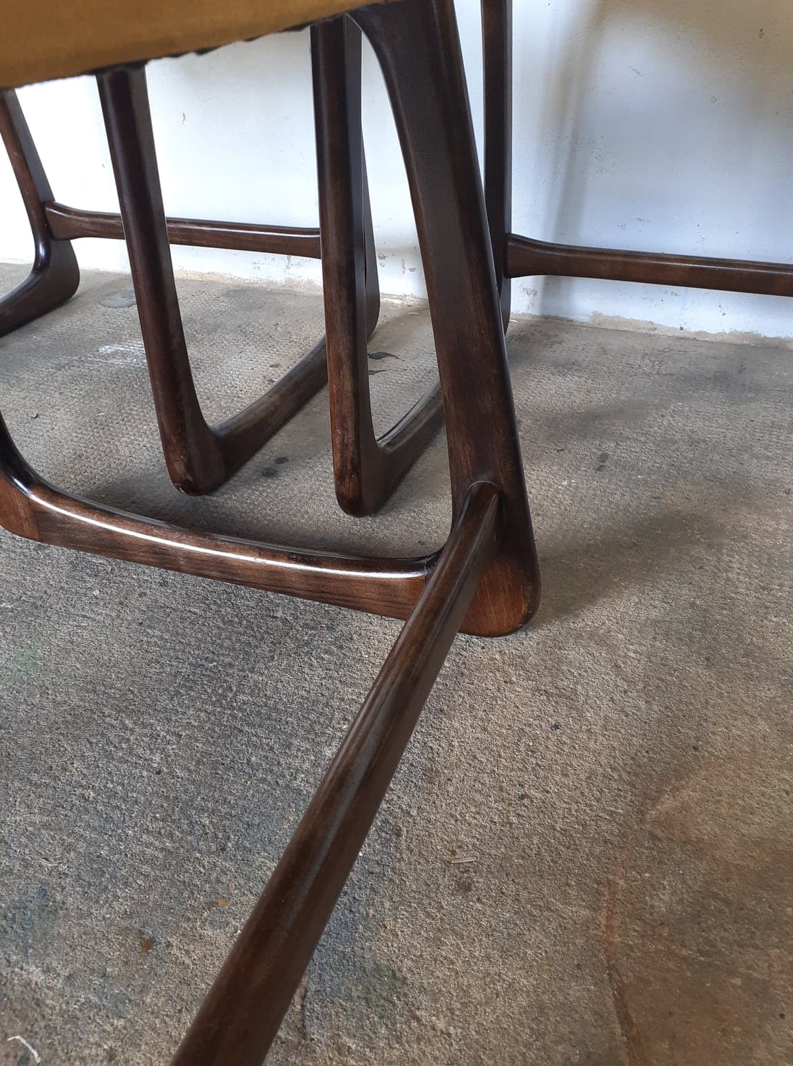 Suite de 4 chaises Baumann Traineau