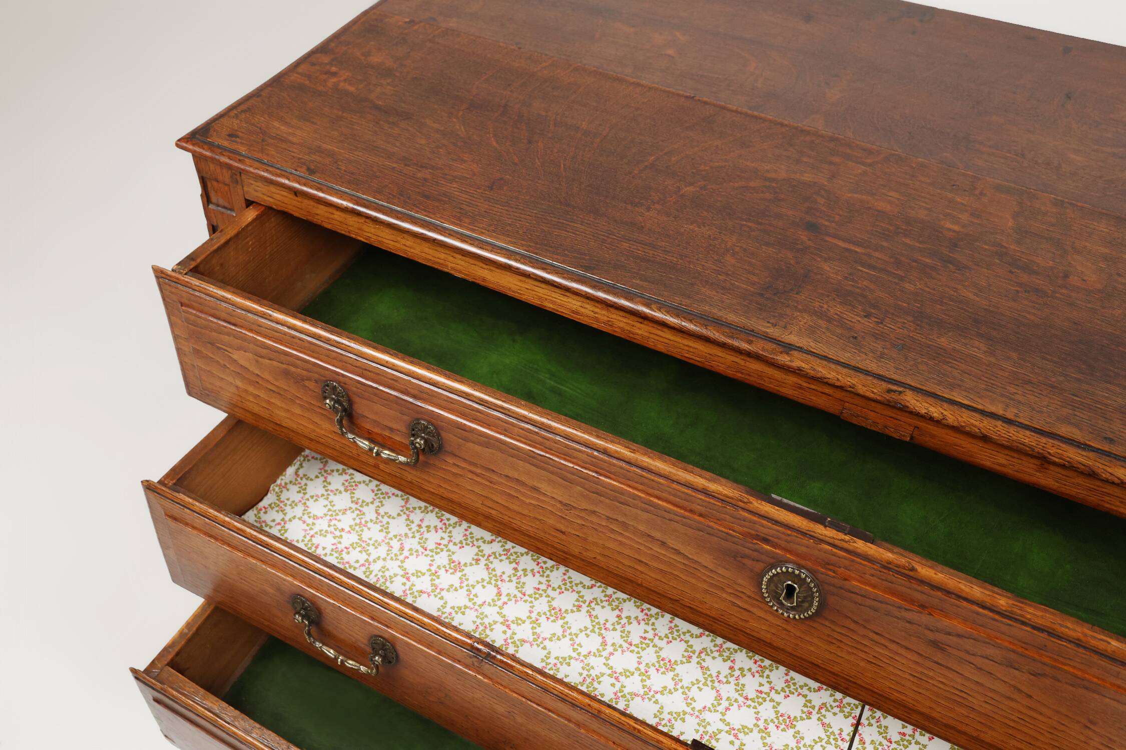 French rustic chest of drawers in solid oak with 3 drawers, ca. 1850