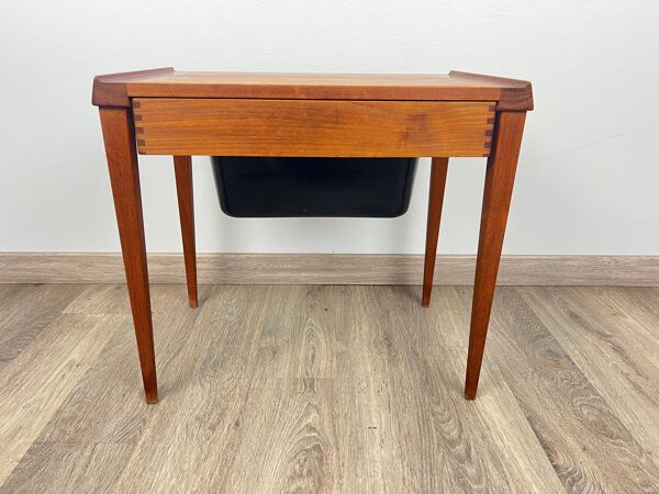 Table de couture scandinave en teck