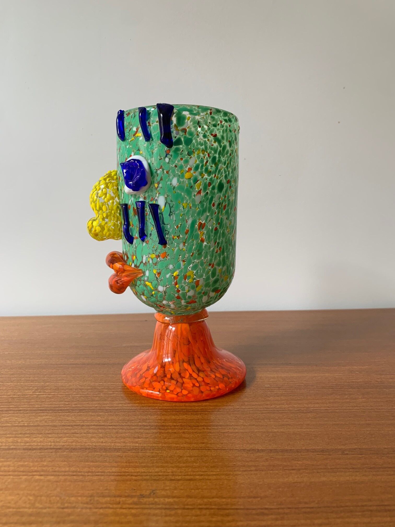 Vase face glassware polichrome