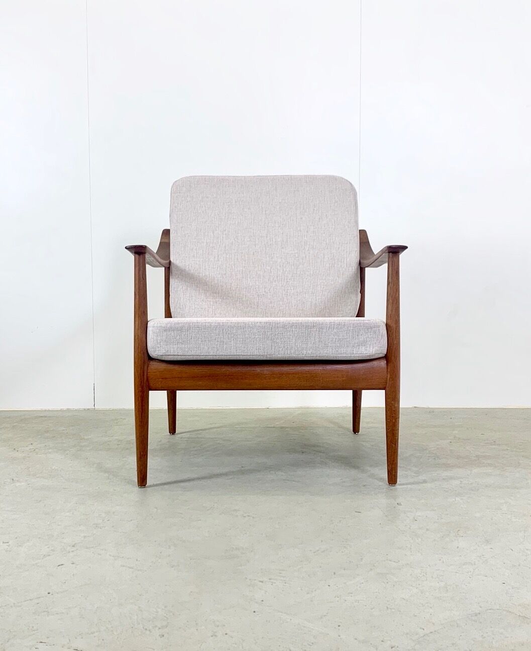 Pair of armhairs by Walter Knoll, 1960