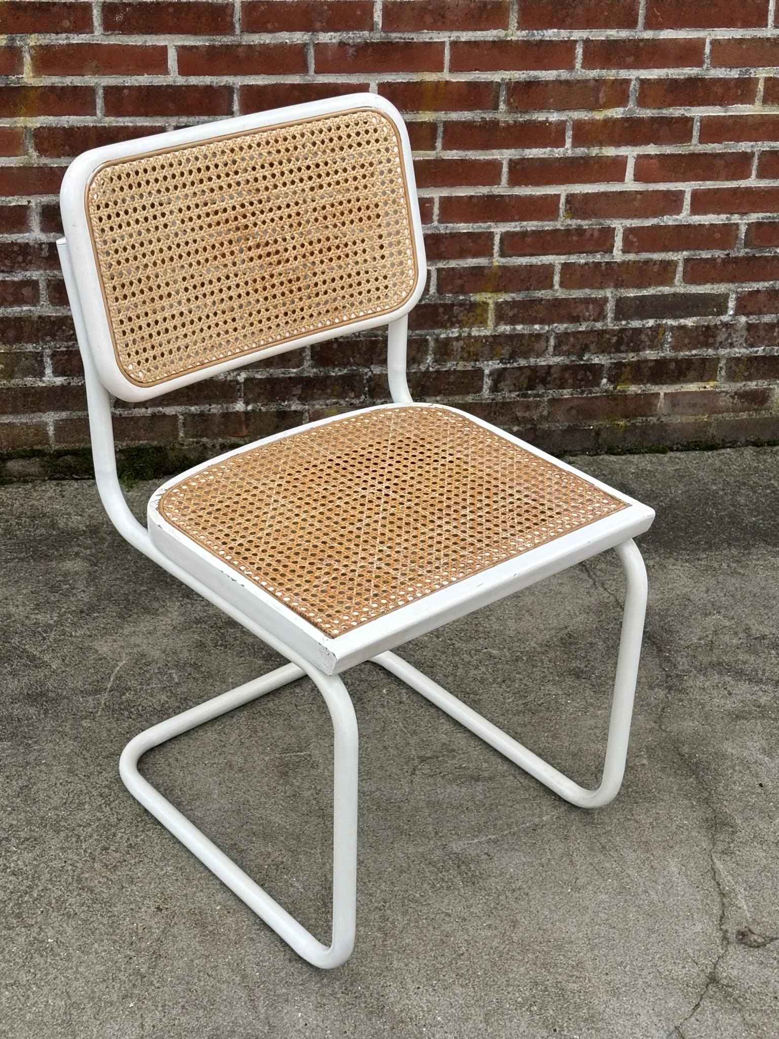 Cesca design chair b32 model in white