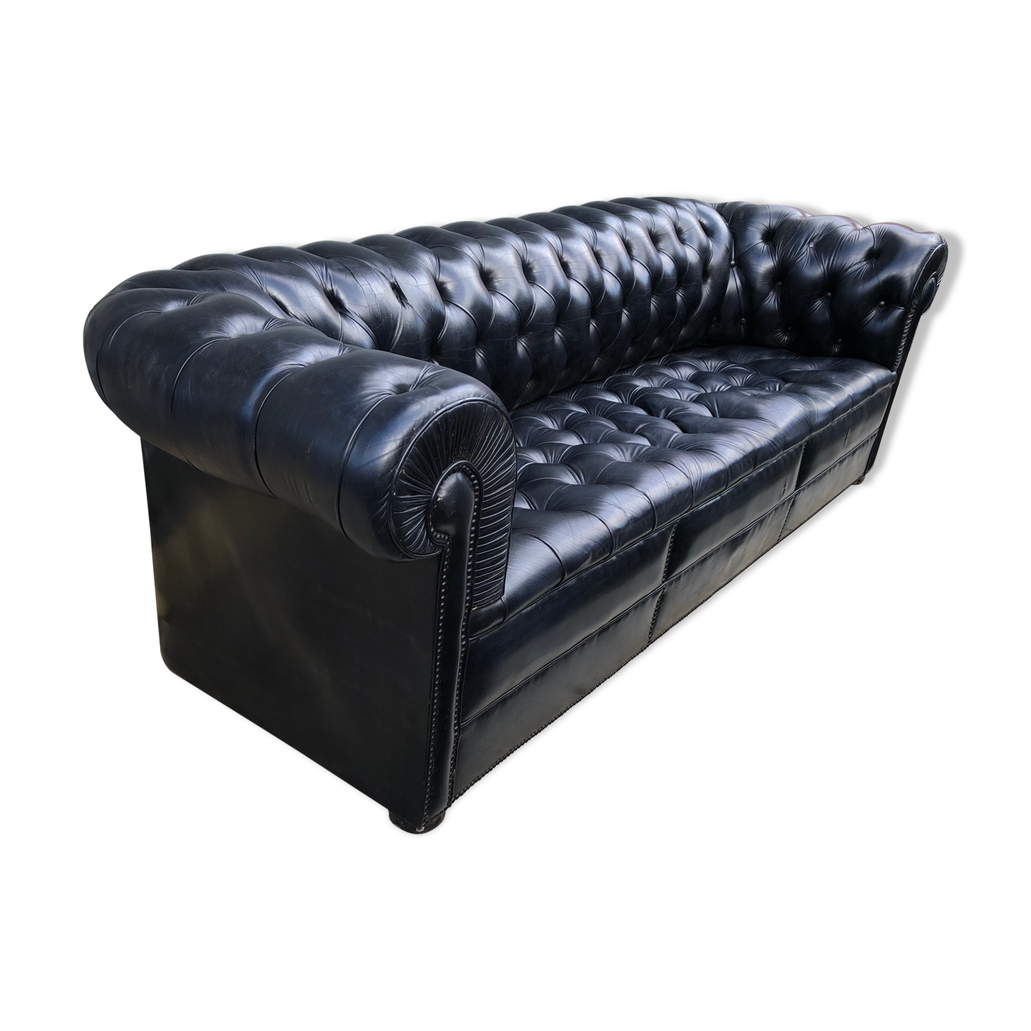 Chesterfield black sofa