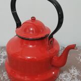 Bouilloire en tôle émaillée rouge