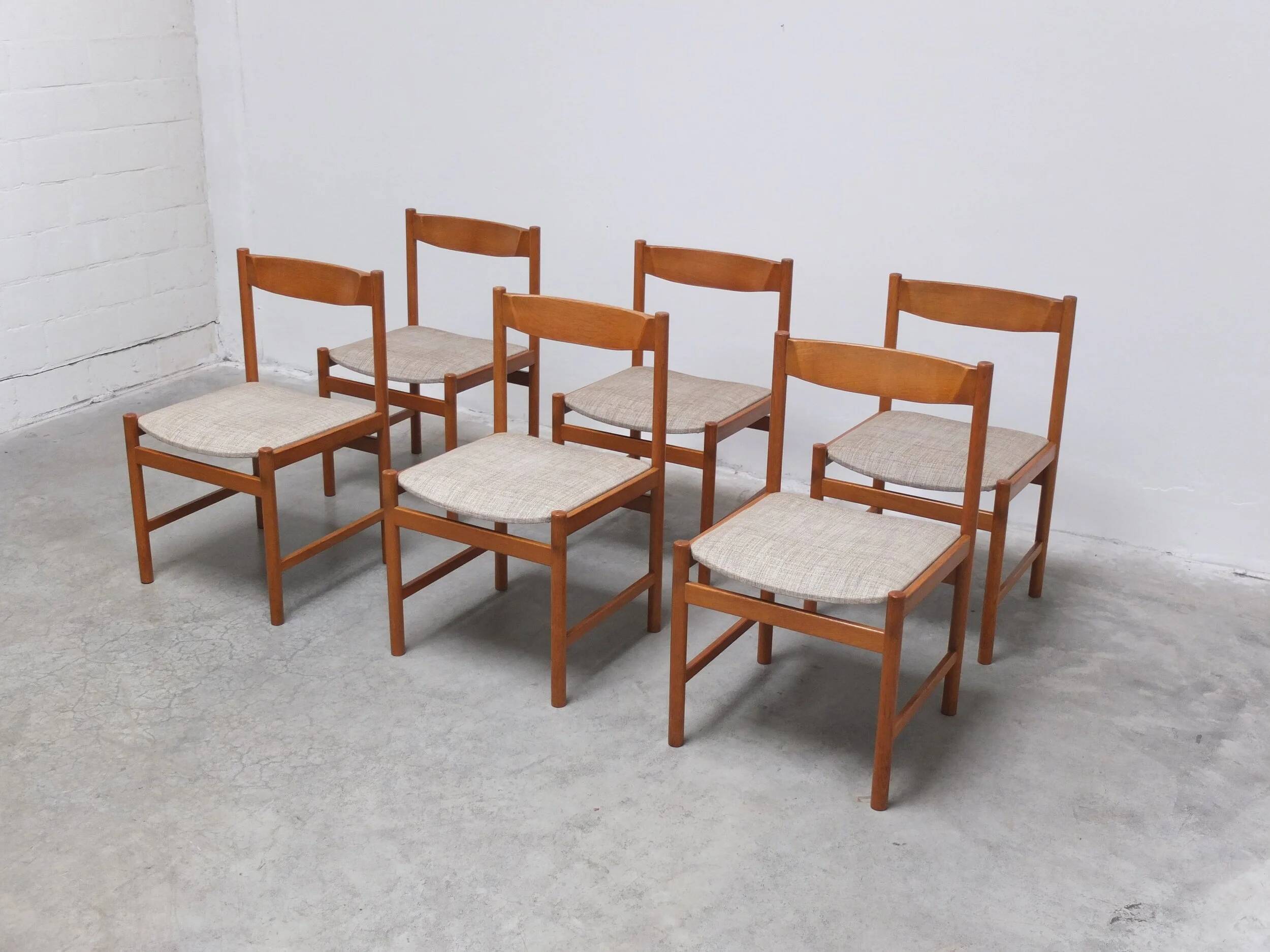 Set of 6 dining chairs in oak by Meubelatelier Vanda Watervliet, 1960s