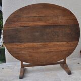 Oval table winemaker