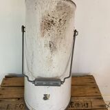 Ancien seau à charbon en fer