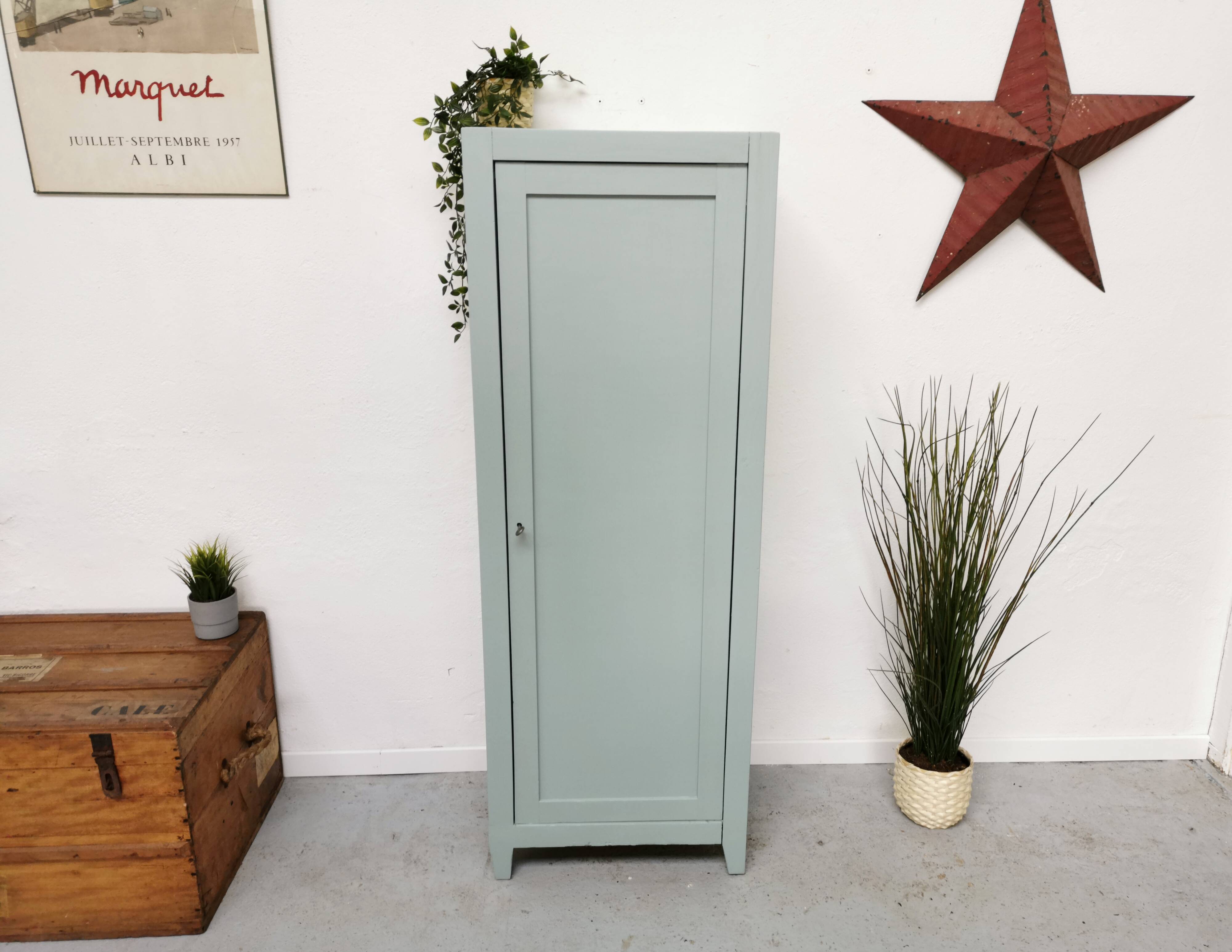Armoire parisienne vintage