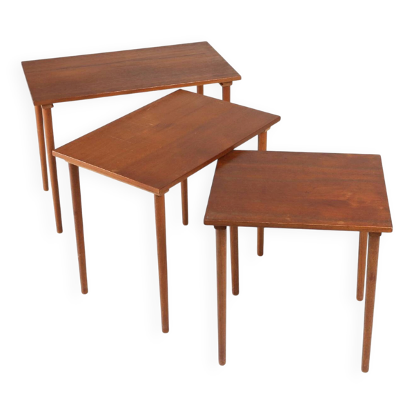 Ensemble de 3 tables gigognes en teck scandinave, Danemark années 1960.