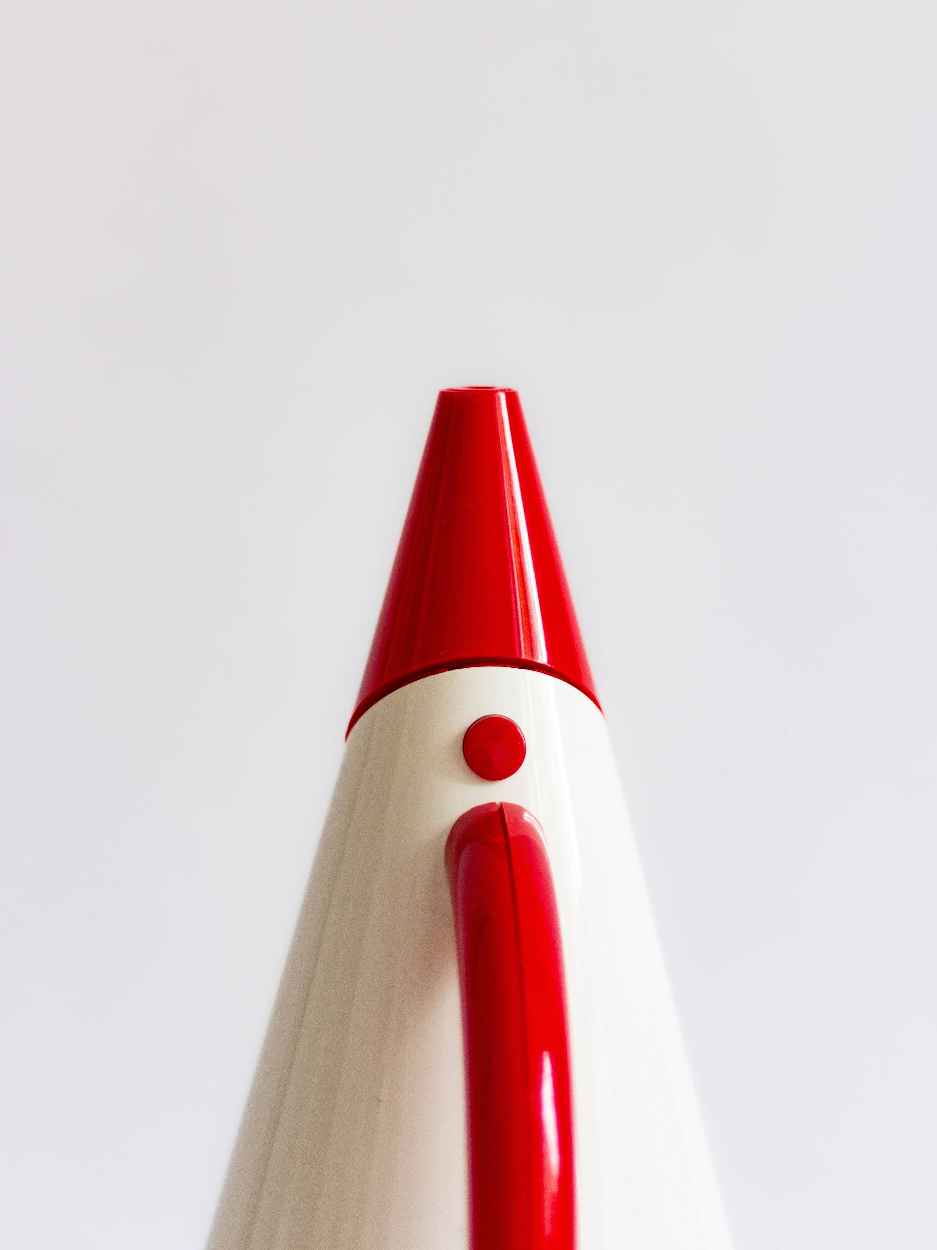 White and red plastic thermos jug with removable and swiveling spout, 80s