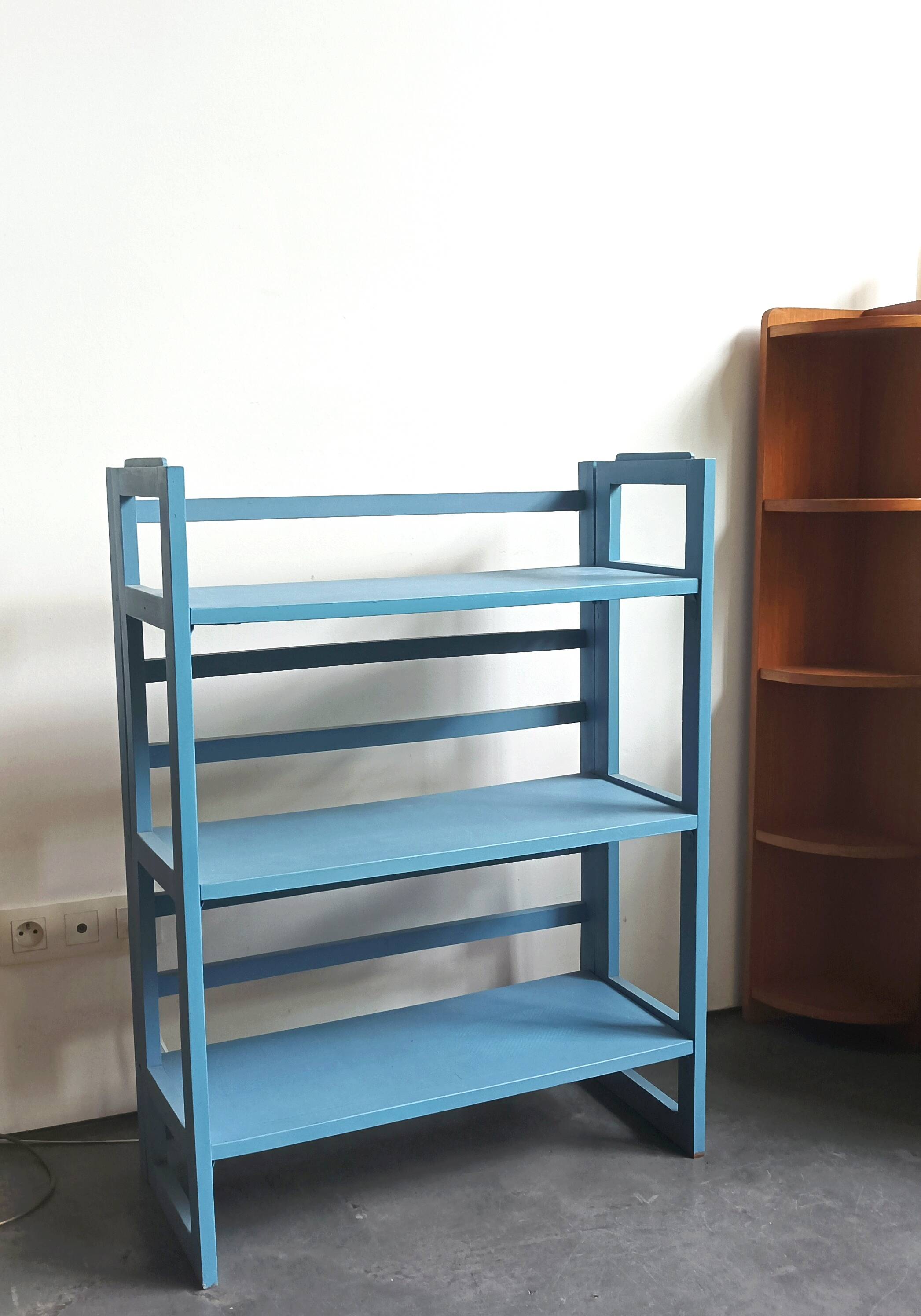 Folding bookseller's bookcase shelf