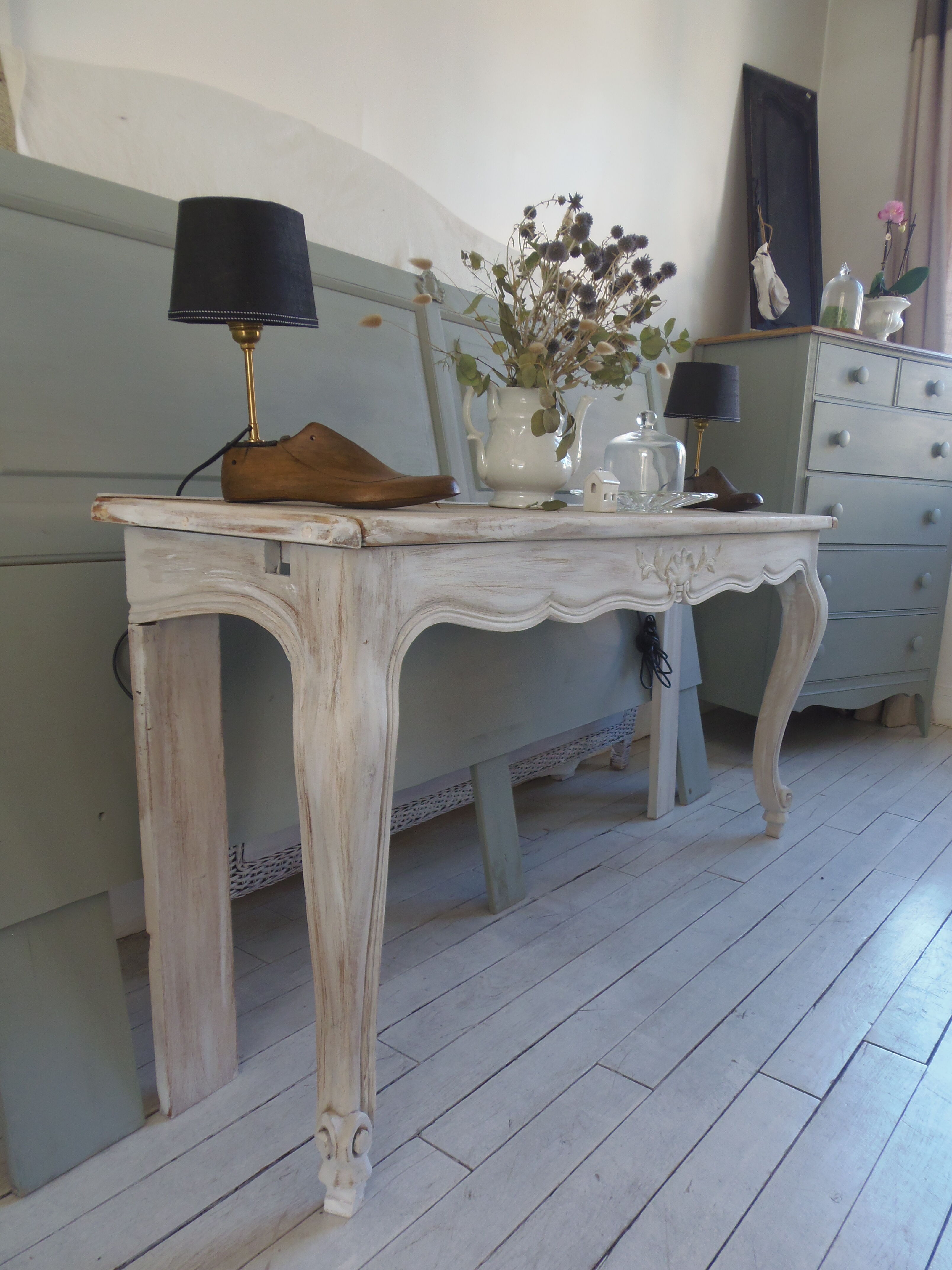 Louis XV style console in pearl gray patinated oak, patinated inlaid top.