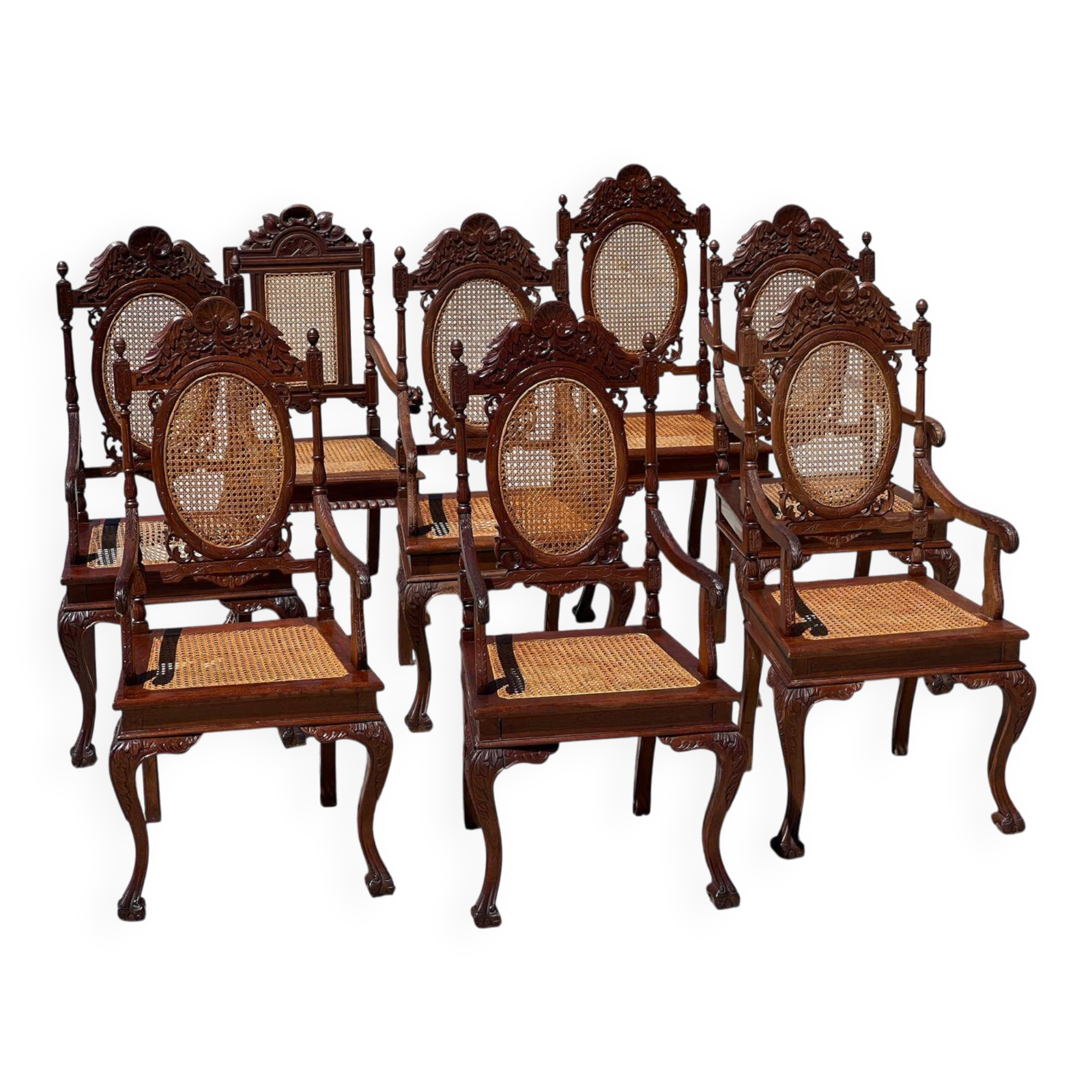 Ensemble de 6 fauteuils médaillon en bois tourné et sculpté fin XIXème